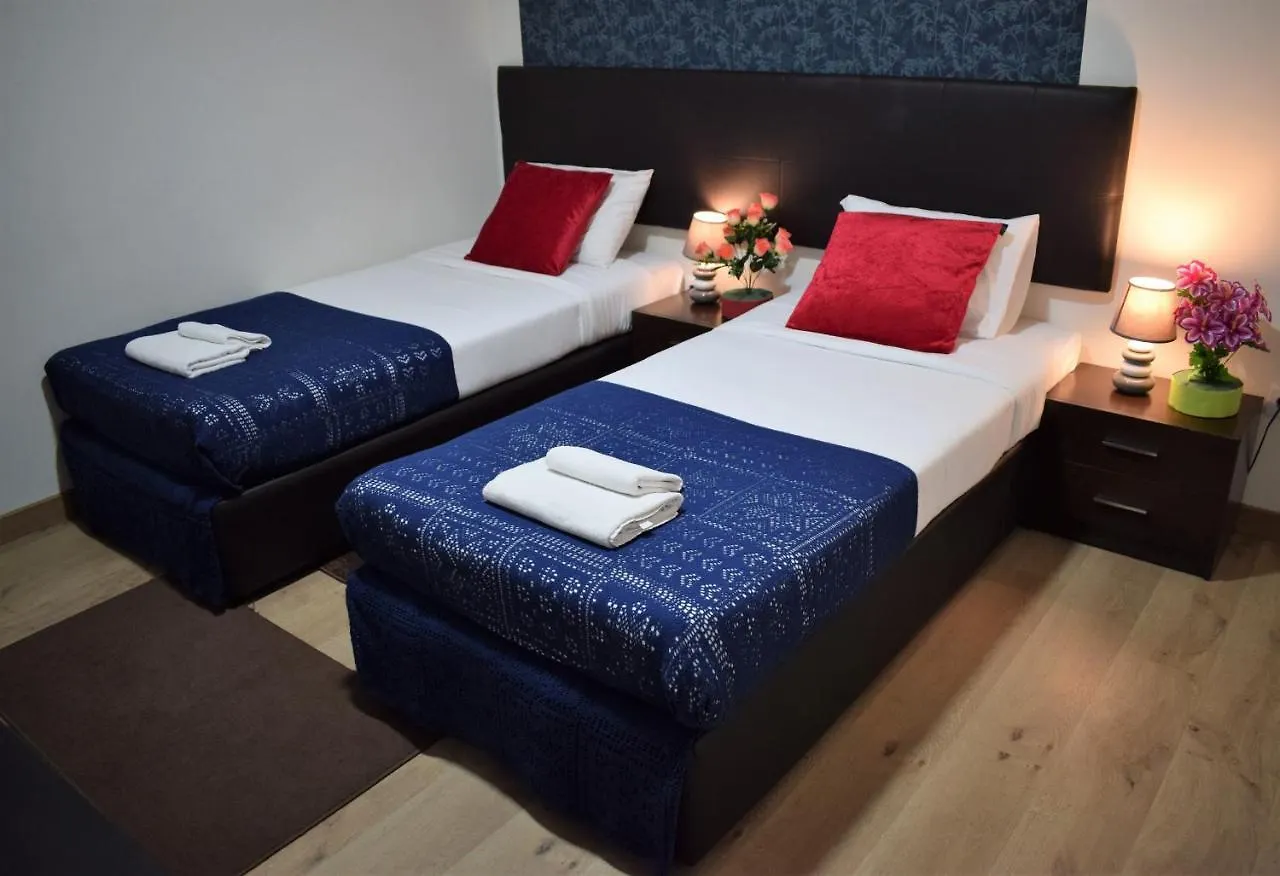 Universo Romantico Lisbon Guest house